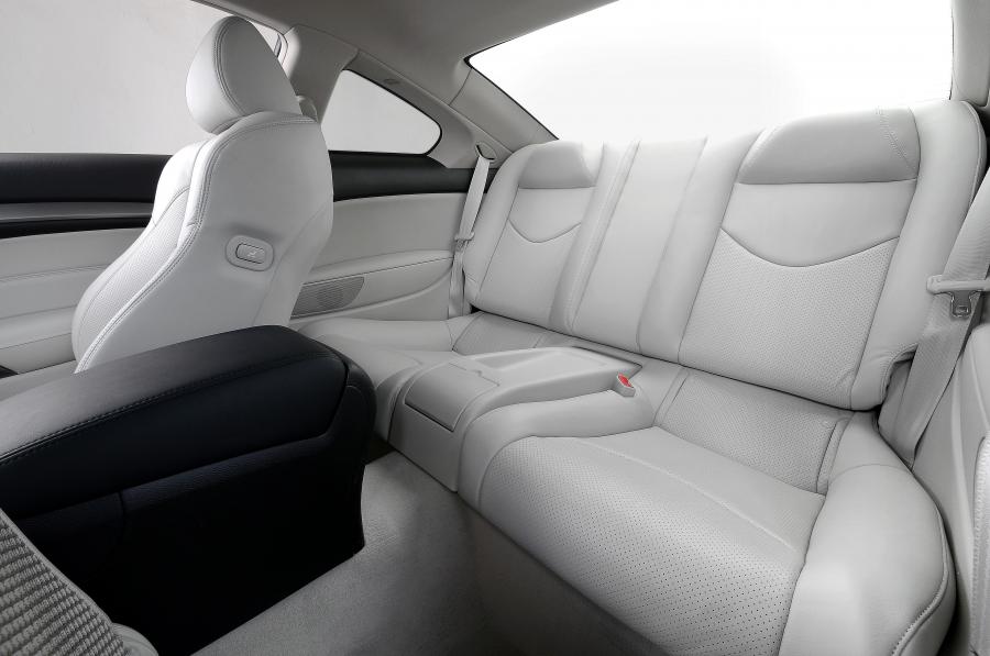  Infiniti G cabriolet 2011 года  (фото 2 из 11)